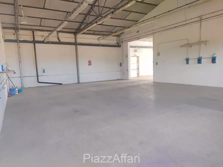 Immagine 2 di Capannone industriale in affitto  a Piove Di Sacco