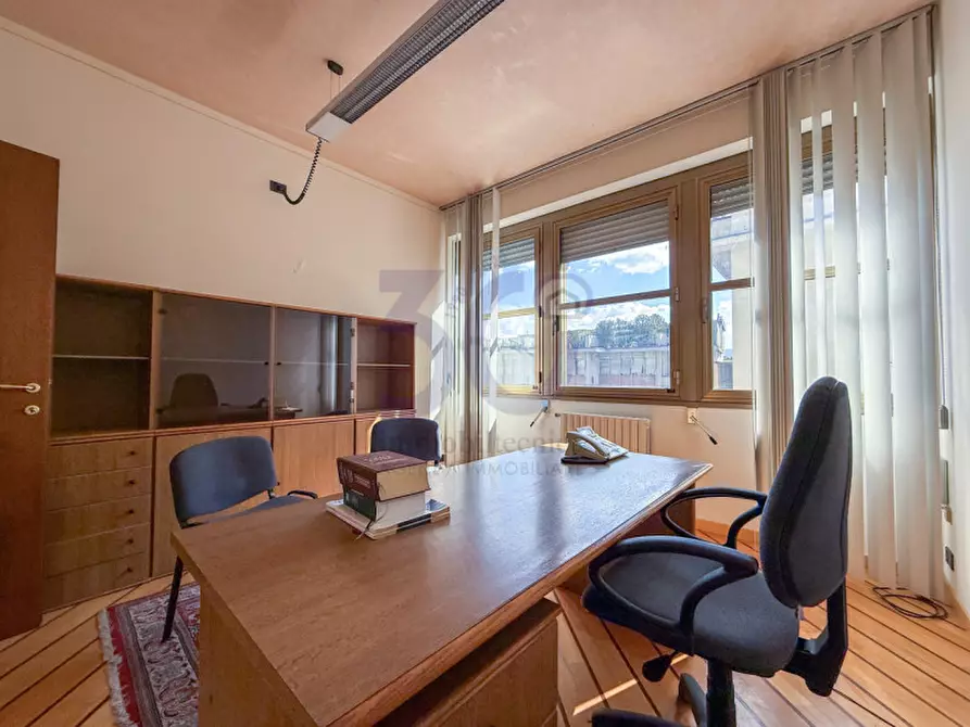 Immagine 8 di Ufficio in affitto  in Piazza San Jacopo a Arezzo