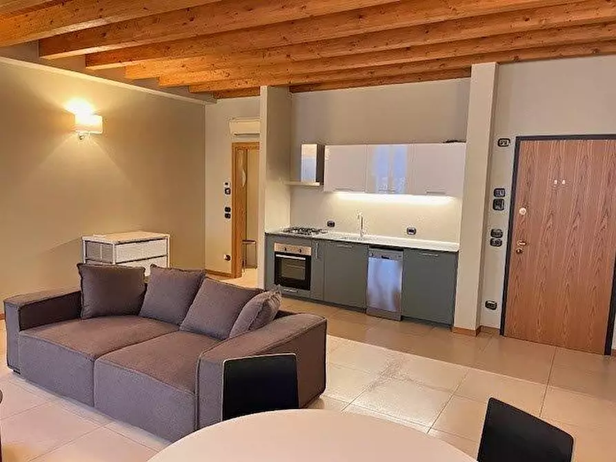 Immagine 2 di Appartamento in affitto  in via Generale Achille Papa a Desenzano Del Garda