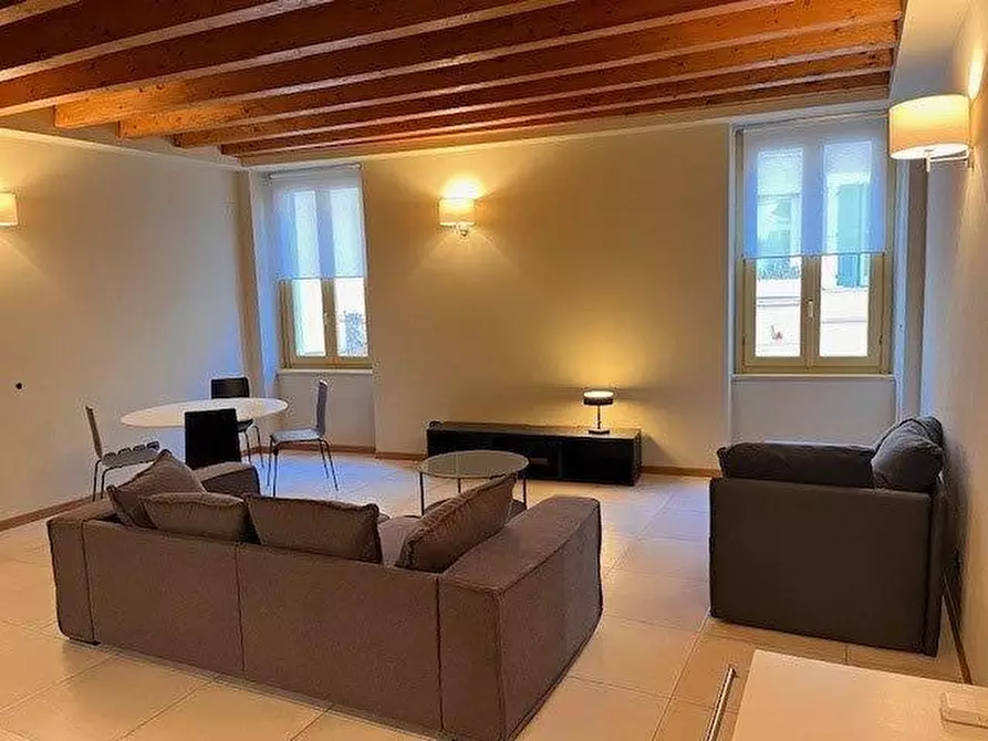 Immagine 3 di Appartamento in affitto  in via Generale Achille Papa a Desenzano Del Garda