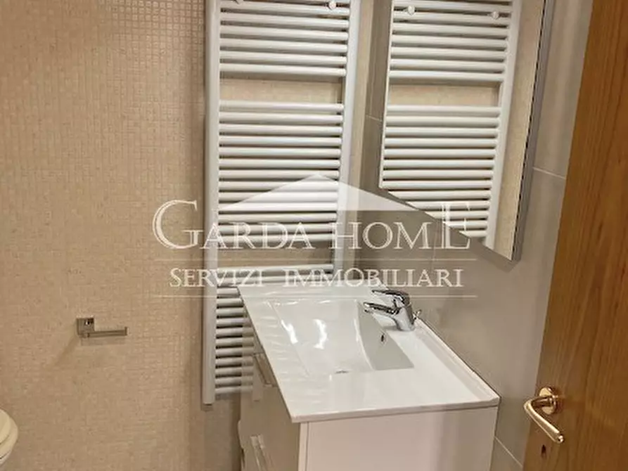 Immagine 9 di Appartamento in affitto  in via Generale Achille Papa a Desenzano Del Garda