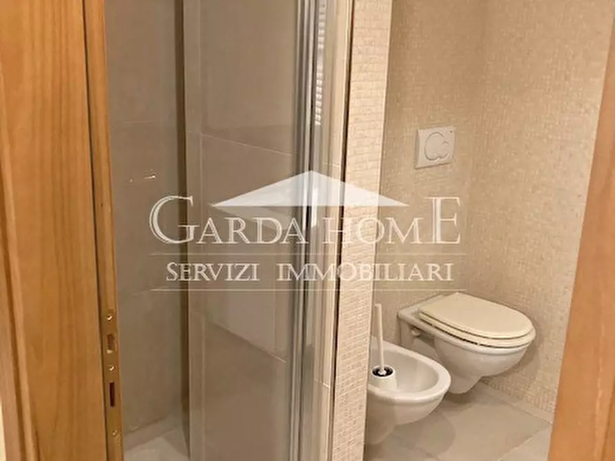 Immagine 10 di Appartamento in affitto  in via Generale Achille Papa a Desenzano Del Garda