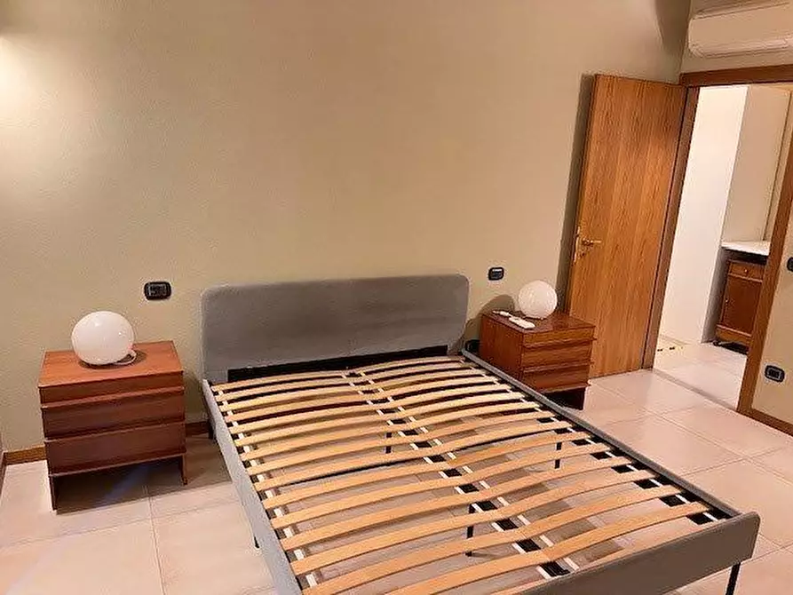 Immagine 13 di Appartamento in affitto  in via Generale Achille Papa a Desenzano Del Garda