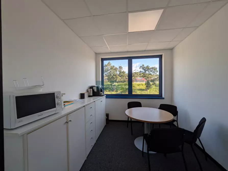 Immagine 9 di Ufficio in vendita  in Affi a Affi