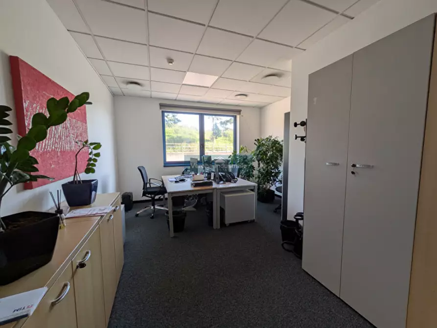 Immagine 13 di Ufficio in vendita  in Affi a Affi