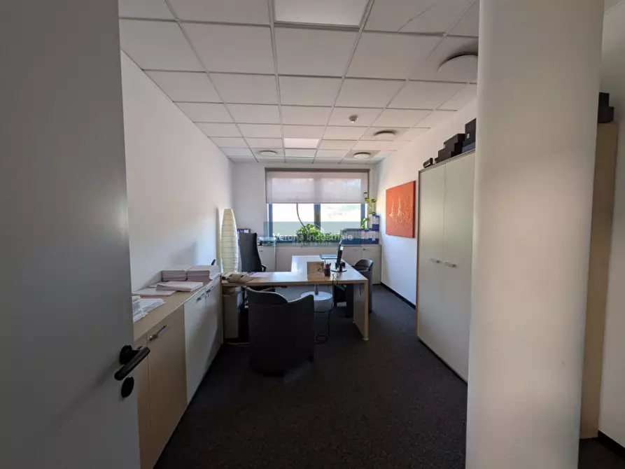 Immagine 15 di Ufficio in vendita  in Affi a Affi