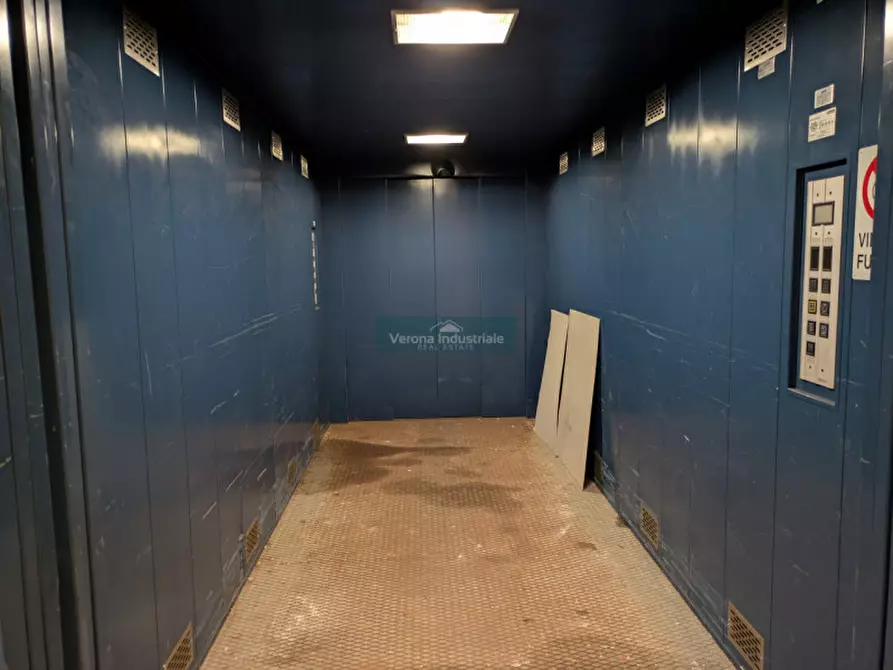 Immagine 19 di Ufficio in vendita  in Affi a Affi