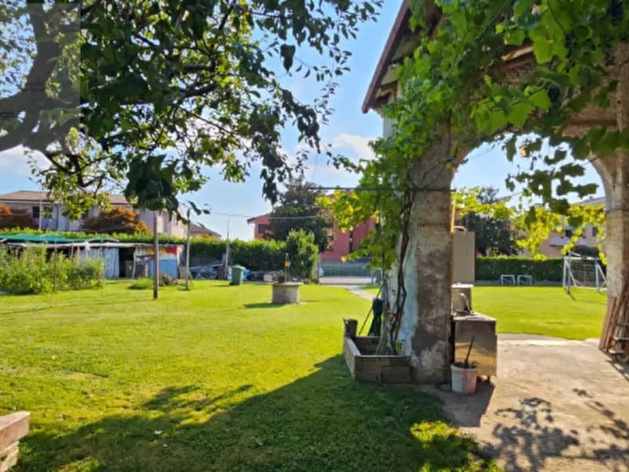 Immagine 1 di Rustico / casale in vendita  in Via degli Alpini a Villafranca Padovana