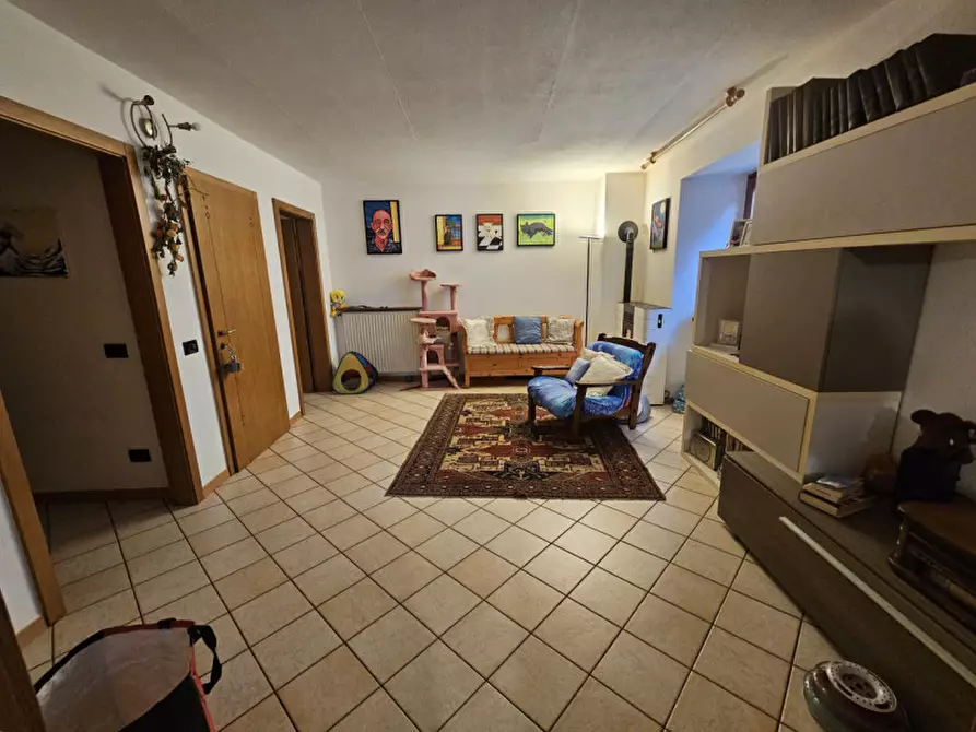 Immagine 3 di Appartamento in vendita  in Via dei Gallina,N.23 a Pellizzano