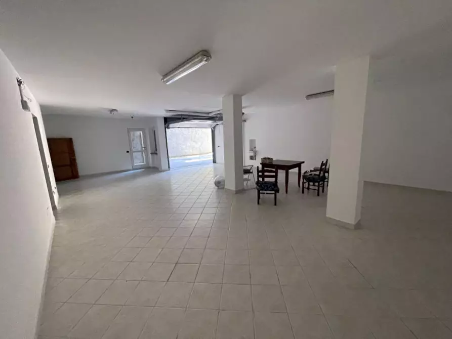 Immagine 42 di Villa in vendita  in Via Luigi Selandari a Ancona