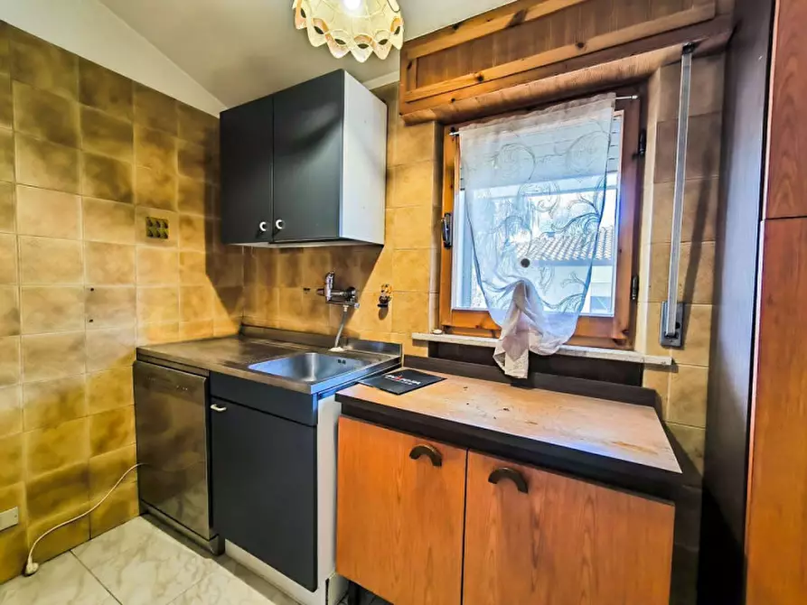 Immagine 9 di Appartamento in vendita  in Via fratelli Bandiera a Lunano