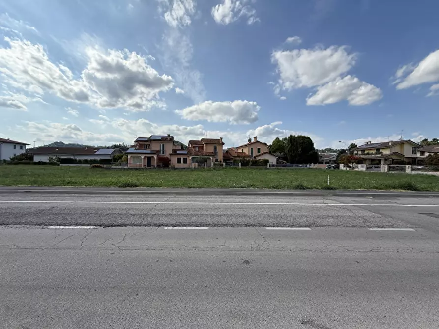 Immagine 4 di Terreno in vendita  in Via Giuseppe Mazzini a Creazzo