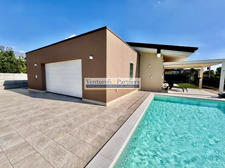 Immagine 17 di Villa in vendita  in Via Centenaro a Lonato del Garda