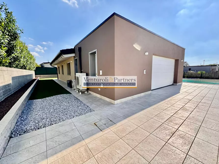 Immagine 18 di Villa in vendita  in Via Centenaro a Lonato del Garda