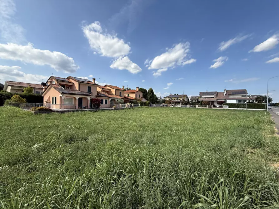 Immagine 1 di Terreno in vendita  in Via Giuseppe Mazzini a Creazzo