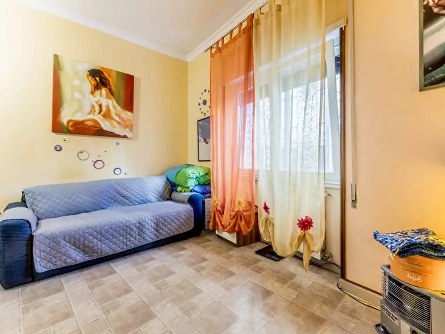 Immagine 3 di Appartamento in vendita  in Via Giovanni Rucellai a Roma