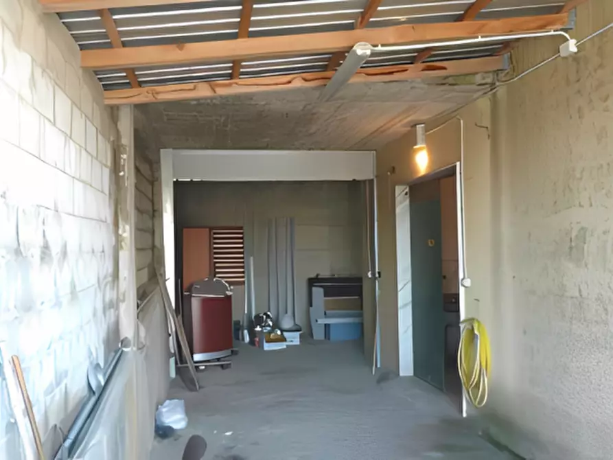 Immagine 10 di Attività commerciale in vendita  in Via Sant'Aniello a Montefredane