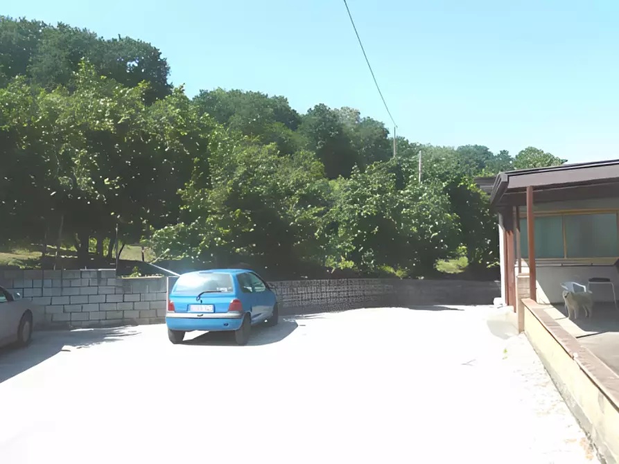 Immagine 15 di Attività commerciale in vendita  in Via Sant'Aniello a Montefredane