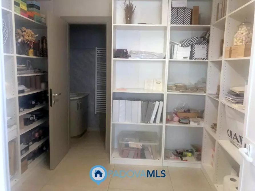 Immagine 7 di Negozio in vendita  in Via Pontevigodarzere, 116 a Padova