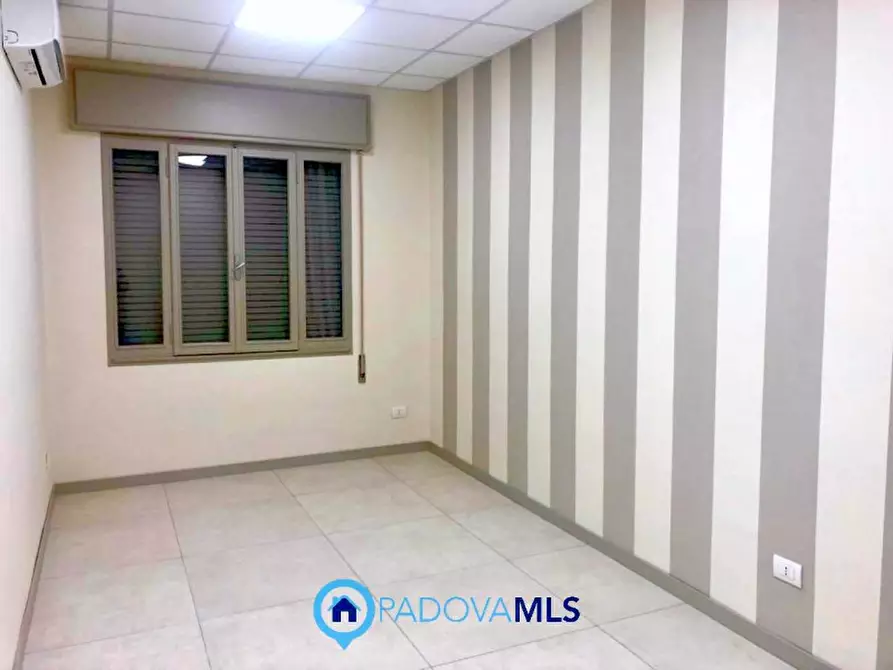 Immagine 10 di Negozio in vendita  in Via Pontevigodarzere, 116 a Padova