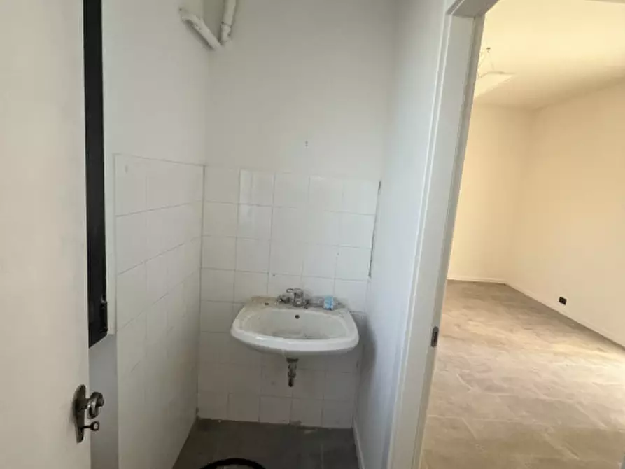 Immagine 24 di Magazzino in affitto  in Zona Industriale Padova EST a Padova