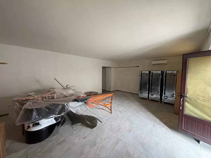 Immagine 8 di Negozio in affitto  in Via Igo Gruden 48 a Trieste