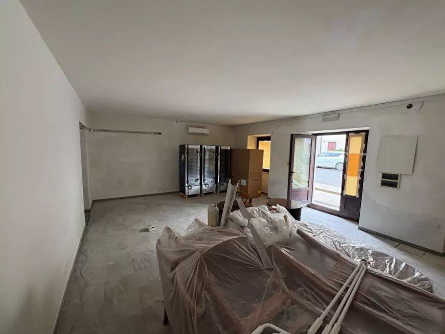 Immagine 10 di Negozio in affitto  in Via Igo Gruden 48 a Trieste