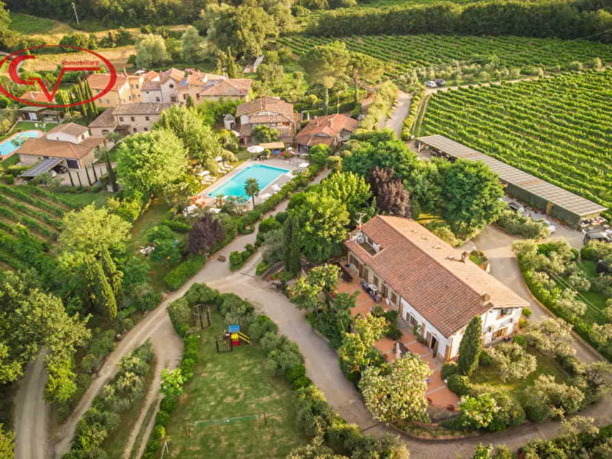 Immagine 1 di Agriturismo in vendita  in tontenano a Bucine