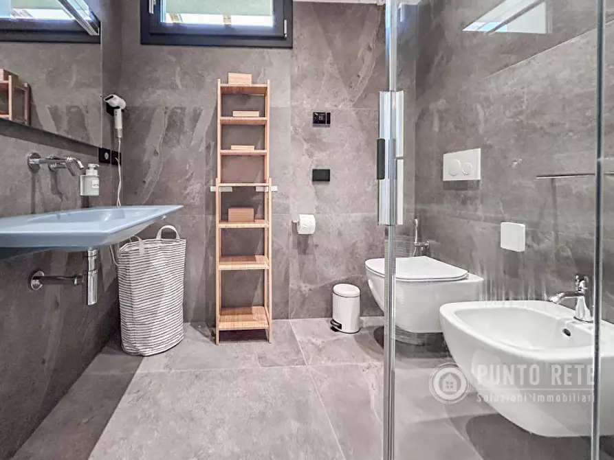 Immagine 19 di Villa in affitto  in Via Riare a Lazise