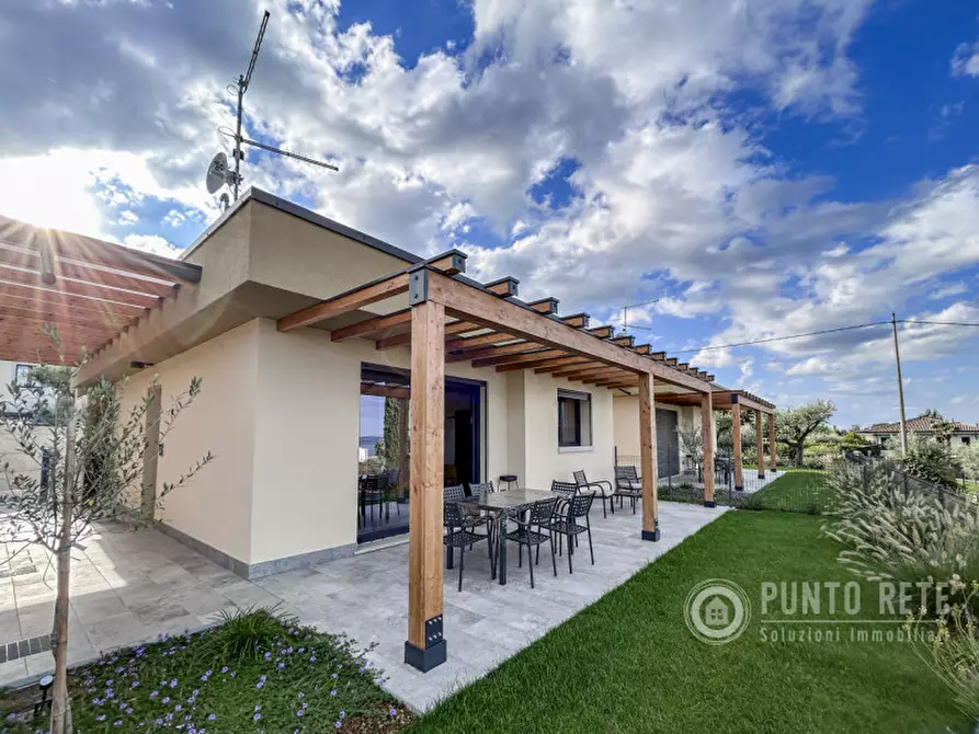 Immagine 26 di Villa in affitto  in Via Riare a Lazise