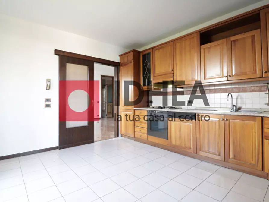 Immagine 3 di Appartamento in vendita  in FARMACIA DI CASTAGNOLE a Paese