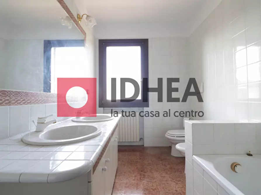 Immagine 11 di Appartamento in vendita  in FARMACIA DI CASTAGNOLE a Paese