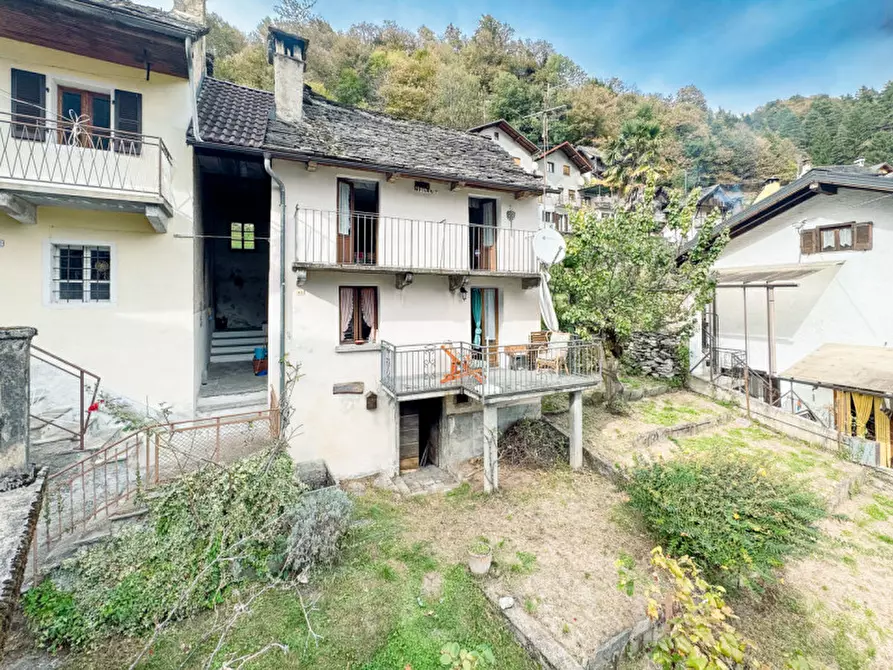 Immagine 1 di Villetta a schiera in vendita  in Frazione Bertonio a Varzo