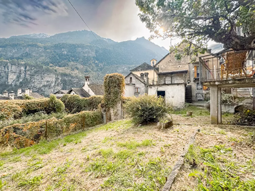 Immagine 17 di Villetta a schiera in vendita  in Frazione Bertonio a Varzo