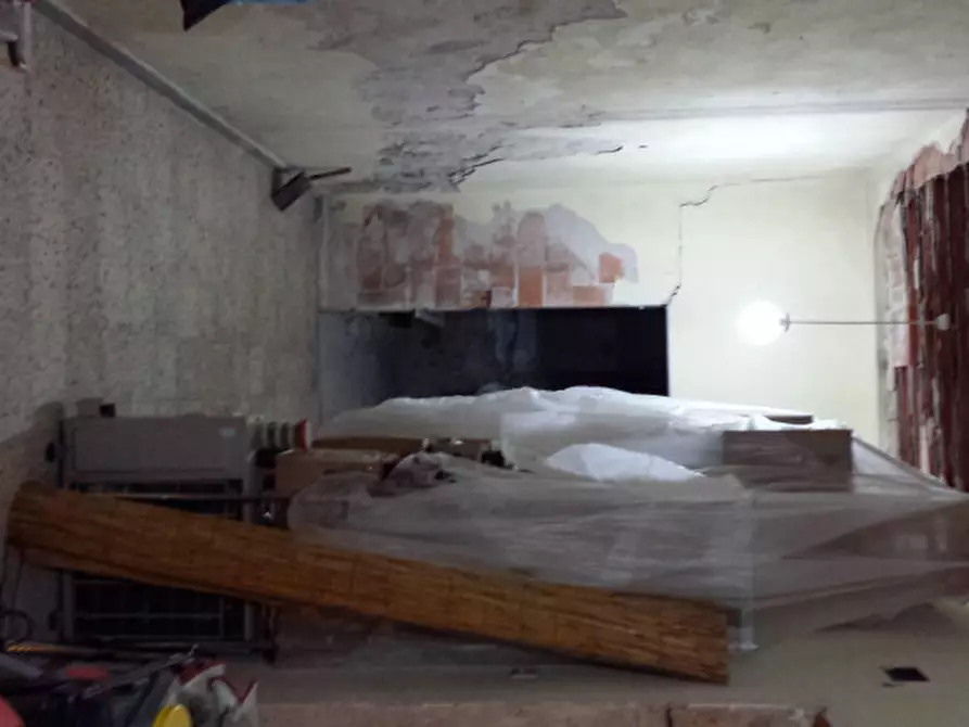 Immagine 10 di Casa indipendente in vendita  in Via Sebastiano Chisu a Orosei