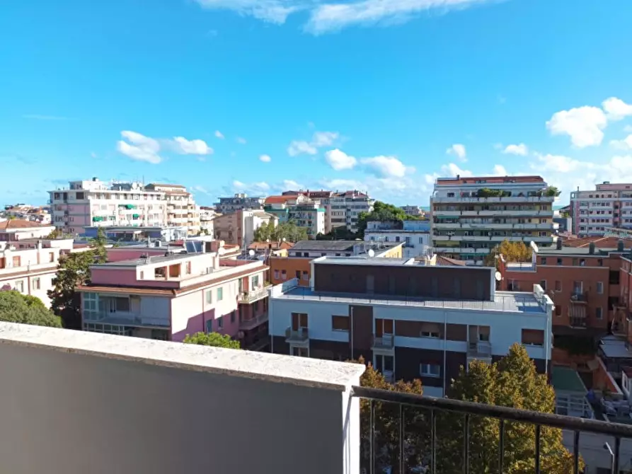 Immagine 27 di Appartamento in affitto  in VIA QUARTO DEI MILLE  25 a Pescara