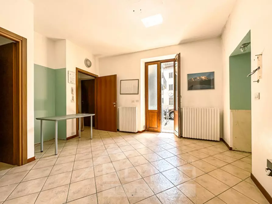 Immagine 2 di Negozio in vendita  in Via Roma 2 a Scopello