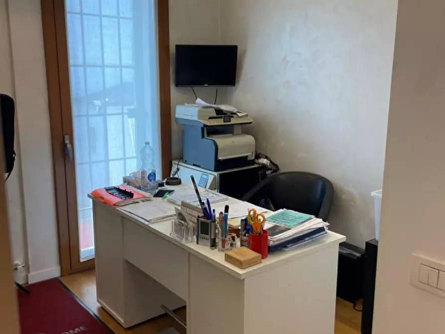 Immagine 1 di Attività commerciale in affitto  in borgo Casale a Vicenza