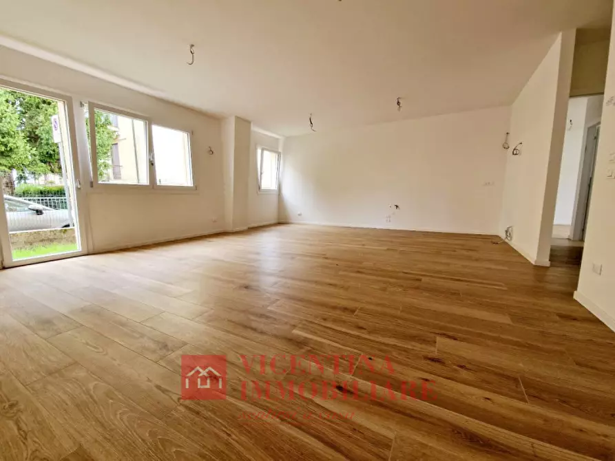 Immagine 1 di Appartamento in vendita  in Via Serbelloni 14 a Vicenza