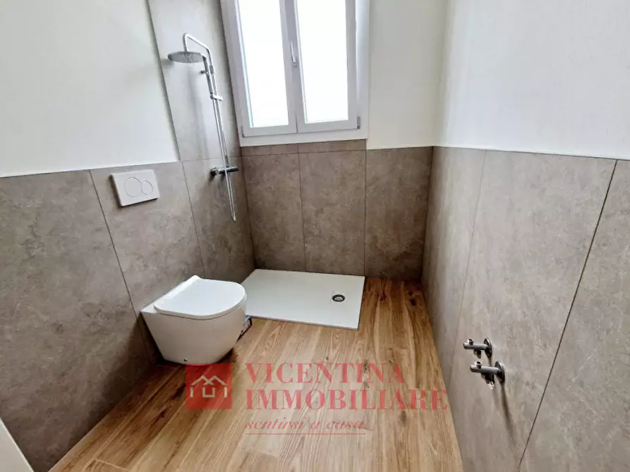 Immagine 8 di Appartamento in vendita  in Via Serbelloni 14 a Vicenza