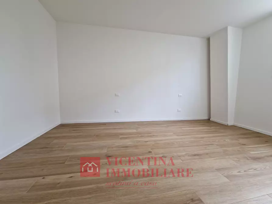Immagine 10 di Appartamento in vendita  in Via Serbelloni 14 a Vicenza