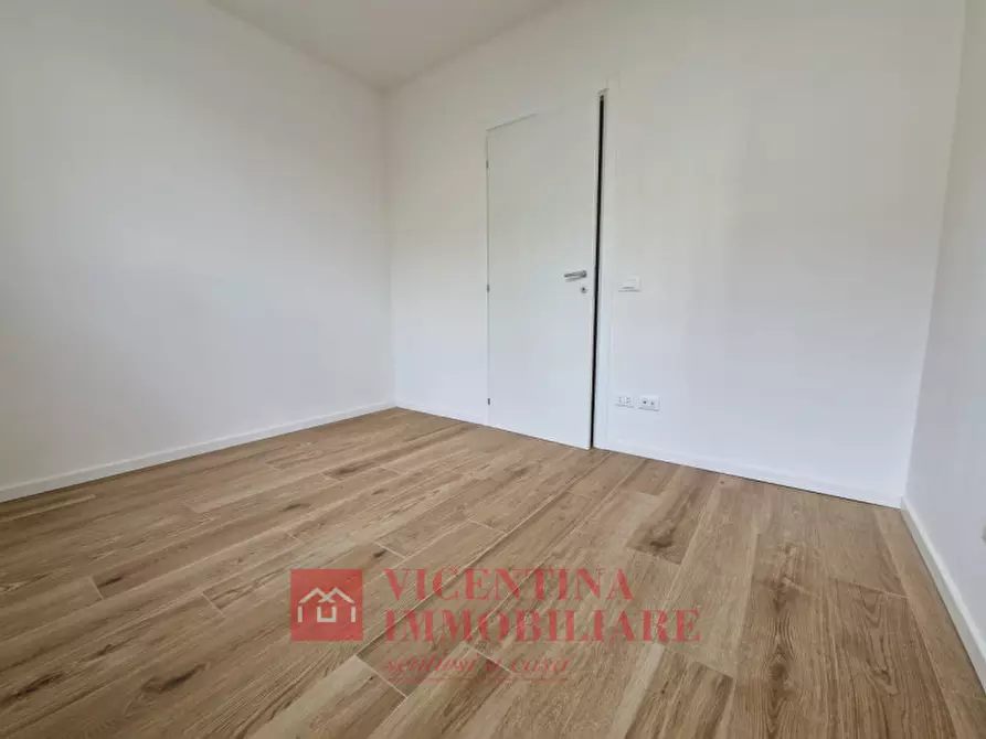 Immagine 13 di Appartamento in vendita  in Via Serbelloni 14 a Vicenza