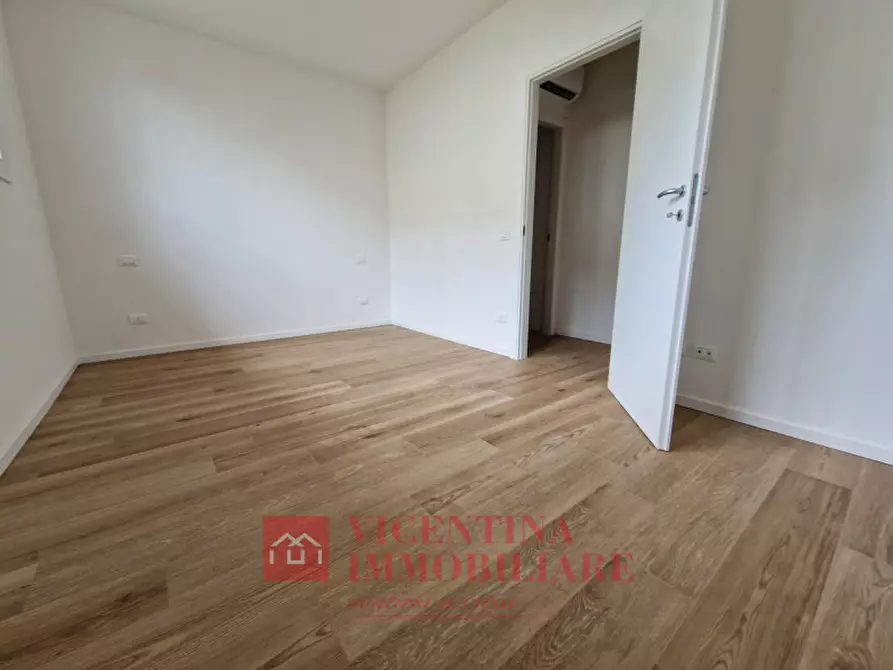 Immagine 14 di Appartamento in vendita  in Via Serbelloni 14 a Vicenza