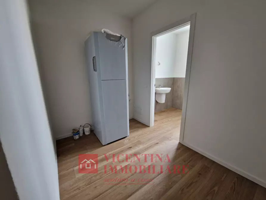 Immagine 17 di Appartamento in vendita  in Via Serbelloni 14 a Vicenza