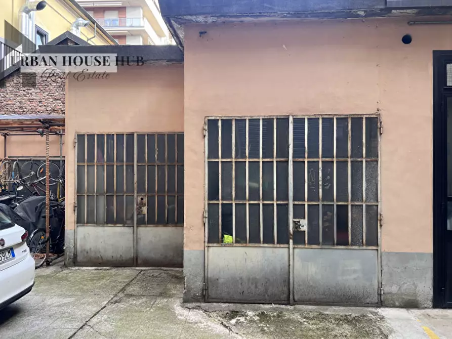 Immagine 1 di Garage in vendita  in Via Conte Emanuele Thesauro 3 a Torino