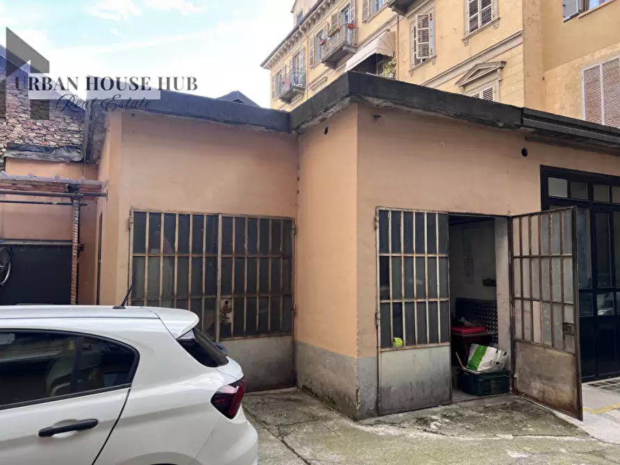 Immagine 2 di Garage in vendita  in Via Conte Emanuele Thesauro 3 a Torino