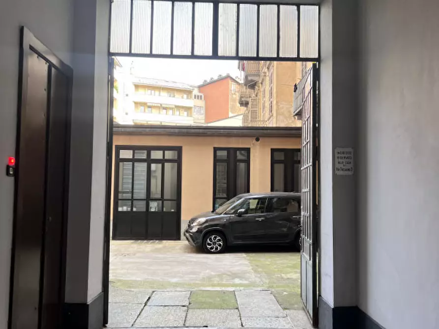 Immagine 5 di Garage in vendita  in Via Conte Emanuele Thesauro 3 a Torino
