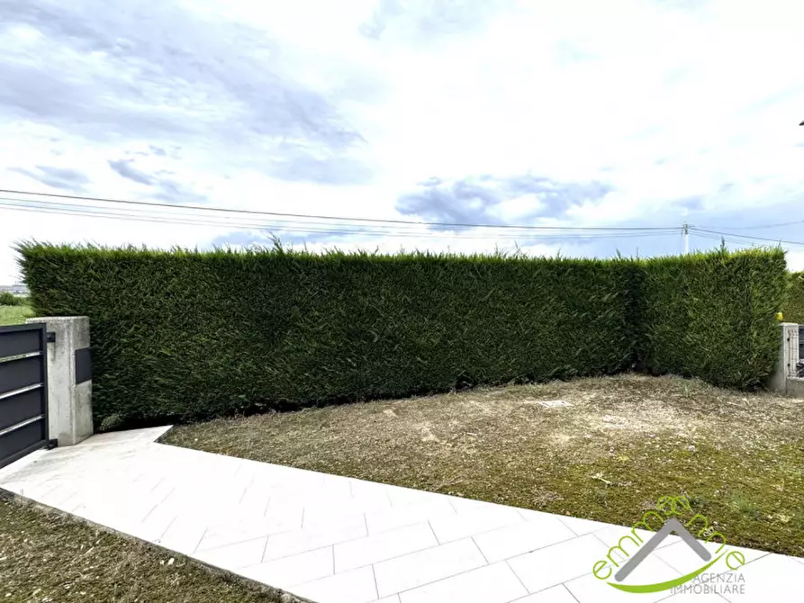 Immagine 3 di Casa trifamiliare in vendita  in Via Vittorio Veneto a Campagna Lupia