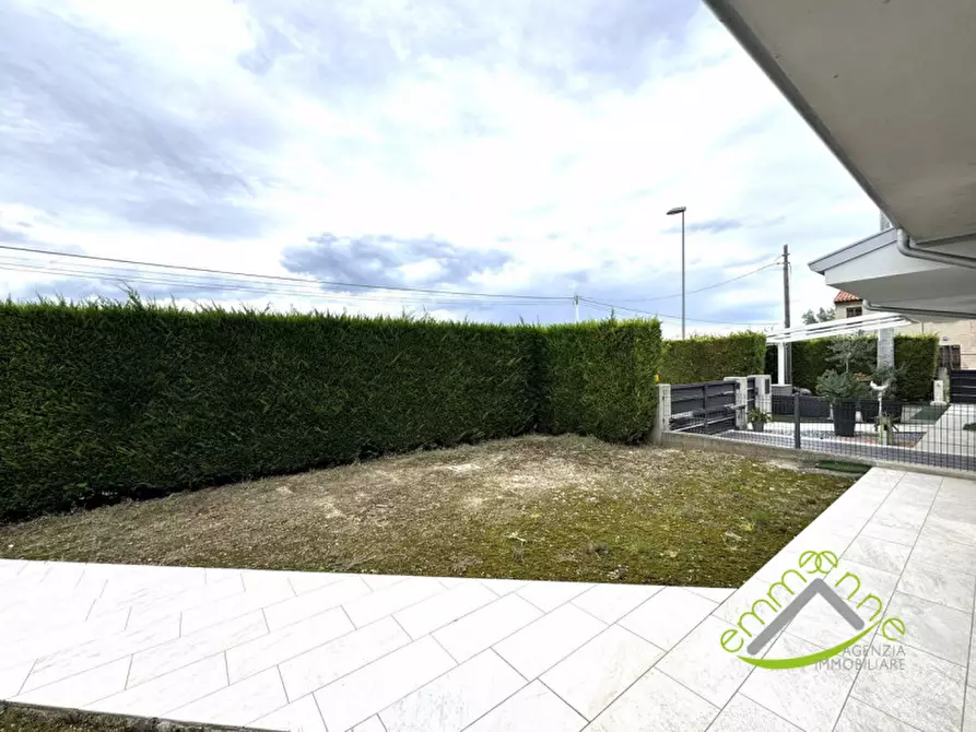 Immagine 4 di Casa trifamiliare in vendita  in Via Vittorio Veneto a Campagna Lupia