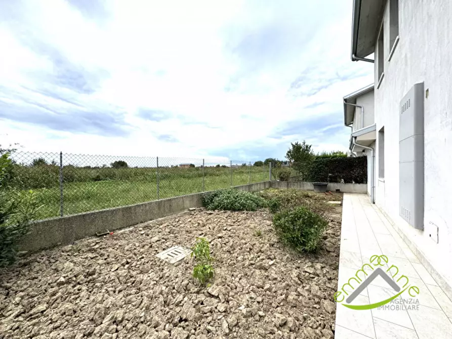 Immagine 5 di Casa trifamiliare in vendita  in Via Vittorio Veneto a Campagna Lupia